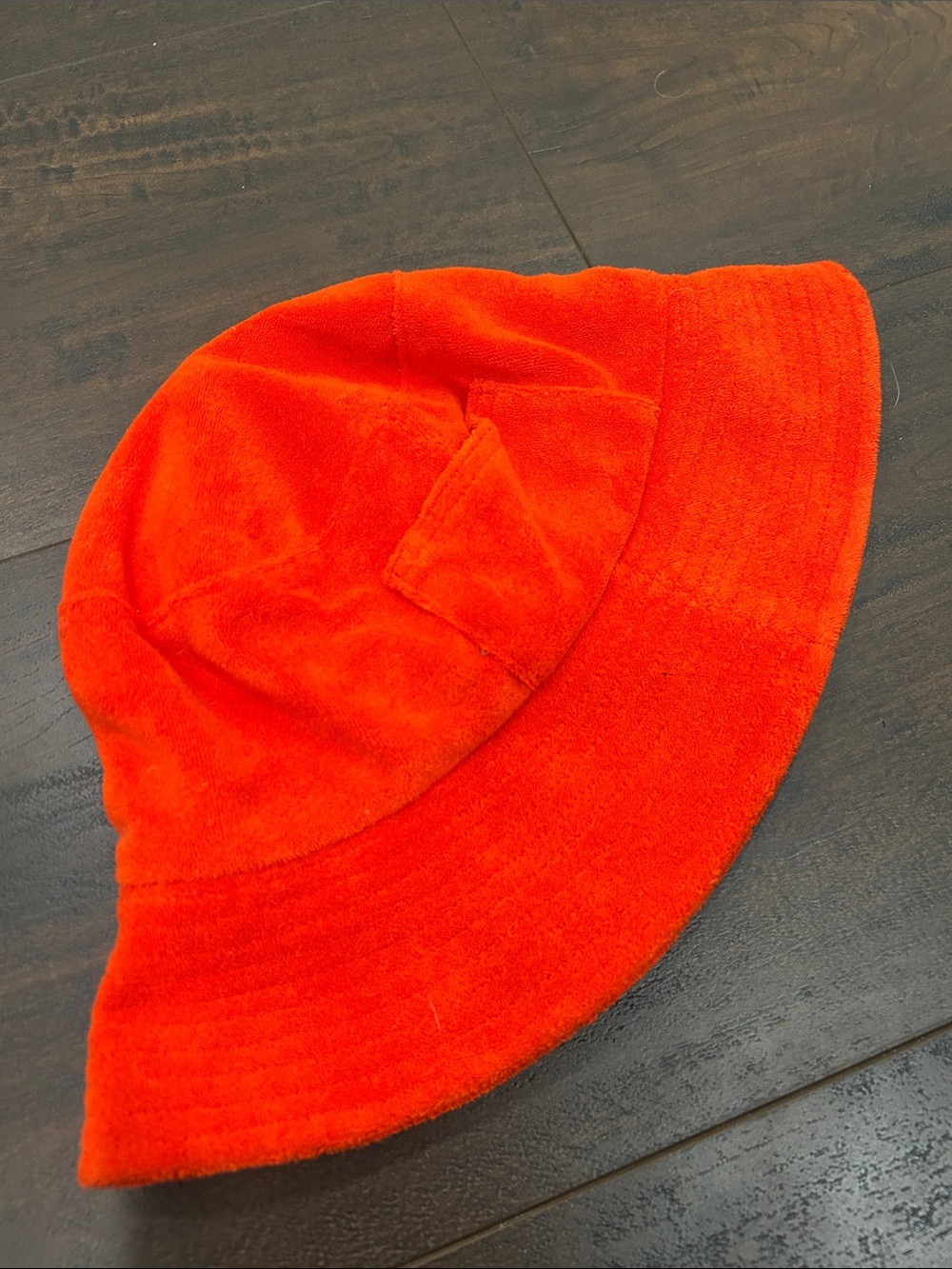 Lack of color Bucket hat